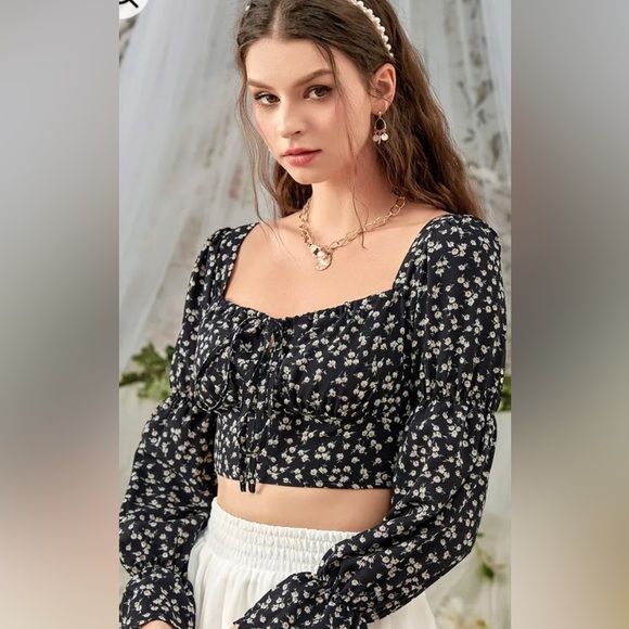 La Hearts Tops - LA HEARTS Pac Sun Black & White Long Sleeve Floral Crop Top Size Small